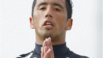 Lucas Barrios realizó una normal sesión de entrenamientos en Colo Colo