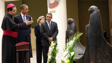   Obama visitó la tumba de monseñor Romero 