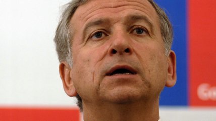 Ministro Larraín acusó 