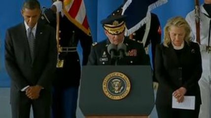   Obama recibió los restos del embajador asesinado en Libia 