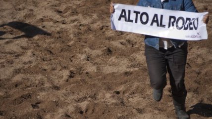   Animalistas protestaron durante el Campeonato Nacional de Rodeo 