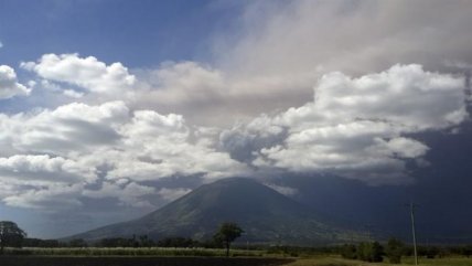   Volcán Chaparrastique entró en erupción en El Salvador 