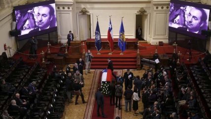   Restos de Pablo Neruda son velados en el ex Congreso 