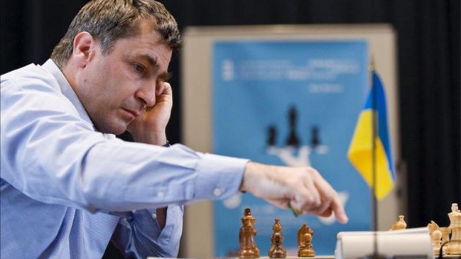  Ivanchuk destronó a Carlsen en ajedrez rápido  