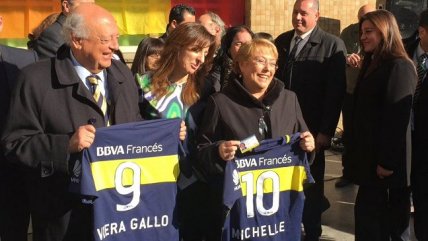   Camiseta y carné: Bachelet es la nueva socia honoraria de Boca Juniors 