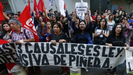   La manifestación en el Minsal en rechazo al cambio a reglamento de ley de aborto 