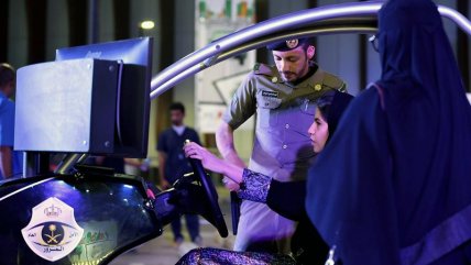   Mujeres se preparan para manejar legalmente en Arabia Saudita 