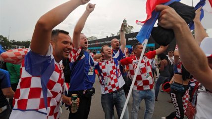 Croatas y franceses llenaron de alegría Moscú en la previa de la final de Rusia 2018