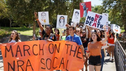   EE.UU.: Estudiantes protestan a favor del control de armas 
