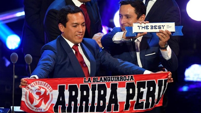  Hinchada de Perú se ganó el premio The Best como mejor afición  