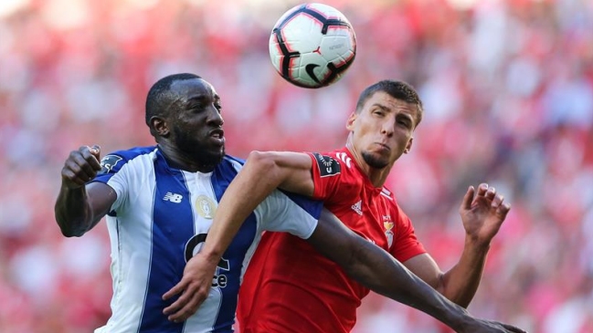  Benfica de Nico Castillo se impuso en el clásico ante Porto  