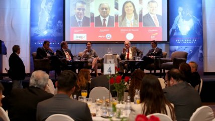   Seminario de buenas prácticas y transparencia en el deporte contó con Arturo Salah y la Ministra Kantor 