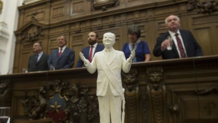   A 100 años del natalicio de Aylwin, la DC presentó maqueta de su estatua 