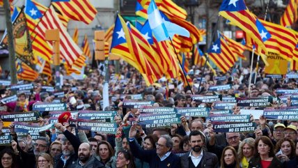 Miles se manifestaron contra juicio de independentistas catalanes en Barcelona