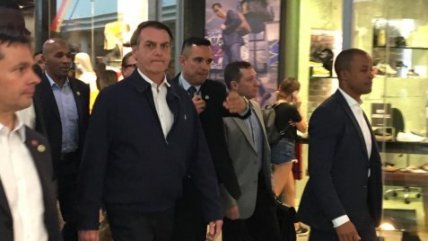  Bolsonaro salió de compras a mall de Las Condes  