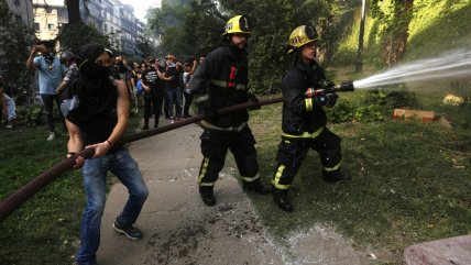  El llamado de Bomberos a manifestantes: Nosotros servimos, ustedes nos cuidan  