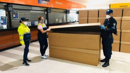  Autoridades comenzaron a repartir ataúdes de cartón en Ecuador  
