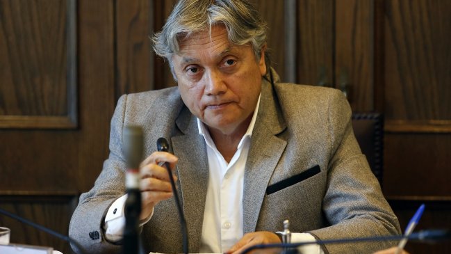  Ingresan nuevamente a la UCI Coronaria al senador Alejandro Navarro  