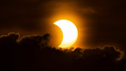  Primer eclipse solar del año maravilló al hemisferio norte  