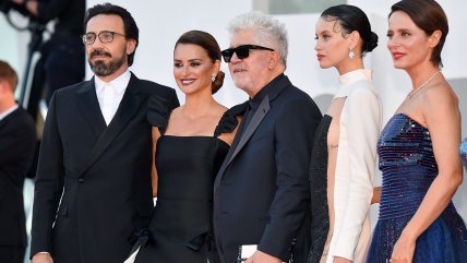   Penélope Cruz y Pedro Almodóvar llegaron a Venecia para mostrar 