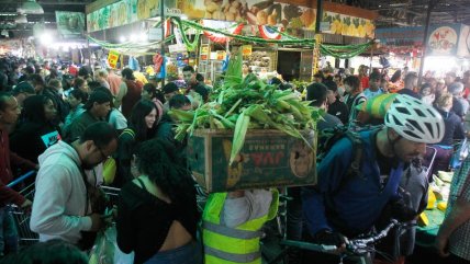   La Vega Central se llenó en la previa del Año Nuevo 