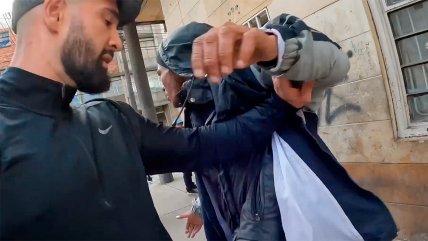  Youtuber tuvo que salir arrancando tras intentar grabar en peligroso barrio de Colombia  