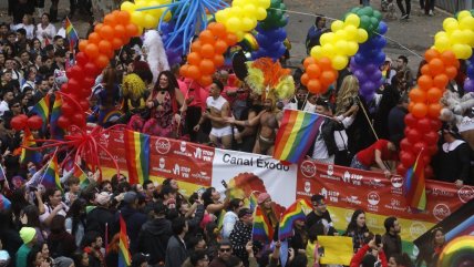   Miles de personas participaron de la Marcha del Orgullo en Santiago 