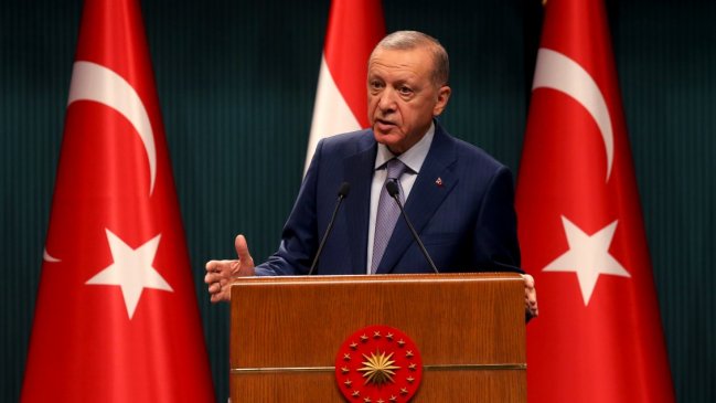   Erdogan criticó a EEUU por envío de portaaviones a Israel 