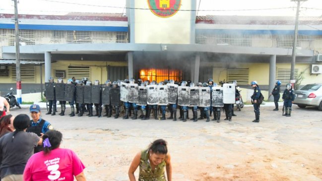  Reos toman control de la principal cárcel de Paraguay  