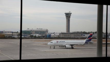  Controladores de tránsito aéreo dejan en suspenso la paralización de este jueves  