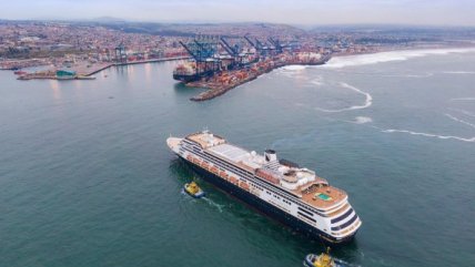  Puerto de San Antonio dio por inaugurada la temporada de cruceros  