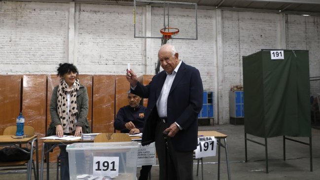  Expresidente Lagos tras votar en plebiscito: 