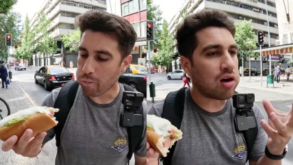   Influencer argentino quedó fascinado tras probar el completo por primera vez: 