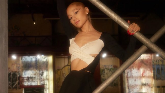   Ariana Grande regresa con homenaje a Madonna en 