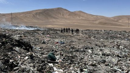   Jueces ambientales inspeccionaron botaderos ilegales de ropa en Alto Hospicio 