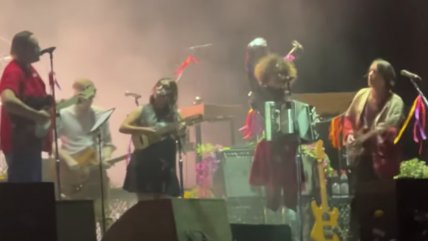  Arcade Fire se lució al interpretar 