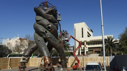  Valparaíso: Municipio comenzó demolición del monumento a la solidaridad  