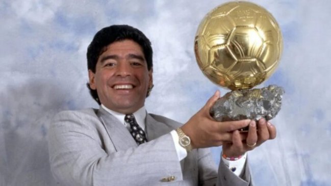   Reapareció el Balón de Oro que Maradona ganó en 1986: Será subastado en París 