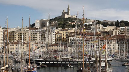   La llama olímpica de París 2024 llegó a territorio francés en fastuosa ceremonia 