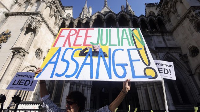   Tribunal Superior de Londres permite a Assange un nuevo recurso contra su extradición 