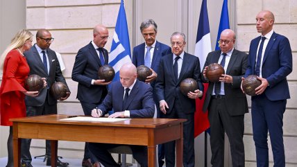   La FIFA celebró en París sus 120 años con homenaje a los fundadores 