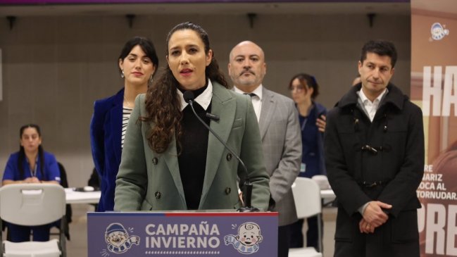   Ministra (s) y vacunación anti influenza: 