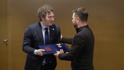  Cumbre por la Paz: Zelenski entregó 