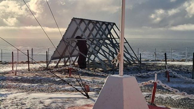   Argentina retiró los paneles en territorio chileno tras ultimátum de Boric 