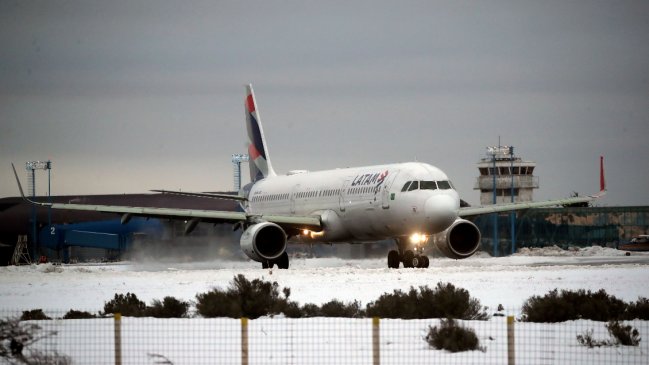  Gobierno adelanta fechas para ampliar aeropuerto de Punta Arenas  