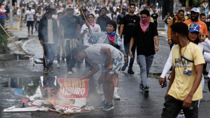   Miles protestan en Caracas contra los resultados de las elecciones 