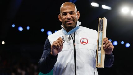   Yasmani Acosta celebró con su medalla de plata en los Juegos Olímpicos de París 2024 