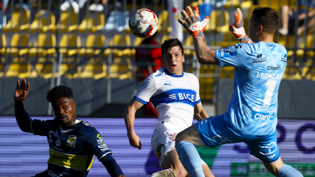   Universidad Católica desperdició la opción del liderato con intenso empate ante Everton 