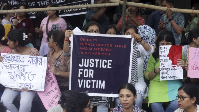   Violación y asesinato de una doctora desata protestas en la India 