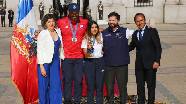   Francisca Crovetto y Yasmani Acosta recibieron un merecido homenaje oficial en La Moneda 